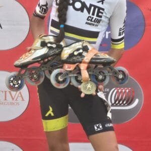 Patinadores que han ganado medallas por usar accesorios IpiSkating